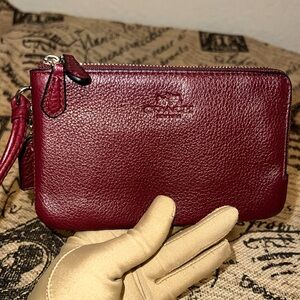 Coach small leather wristlet with pebble texture